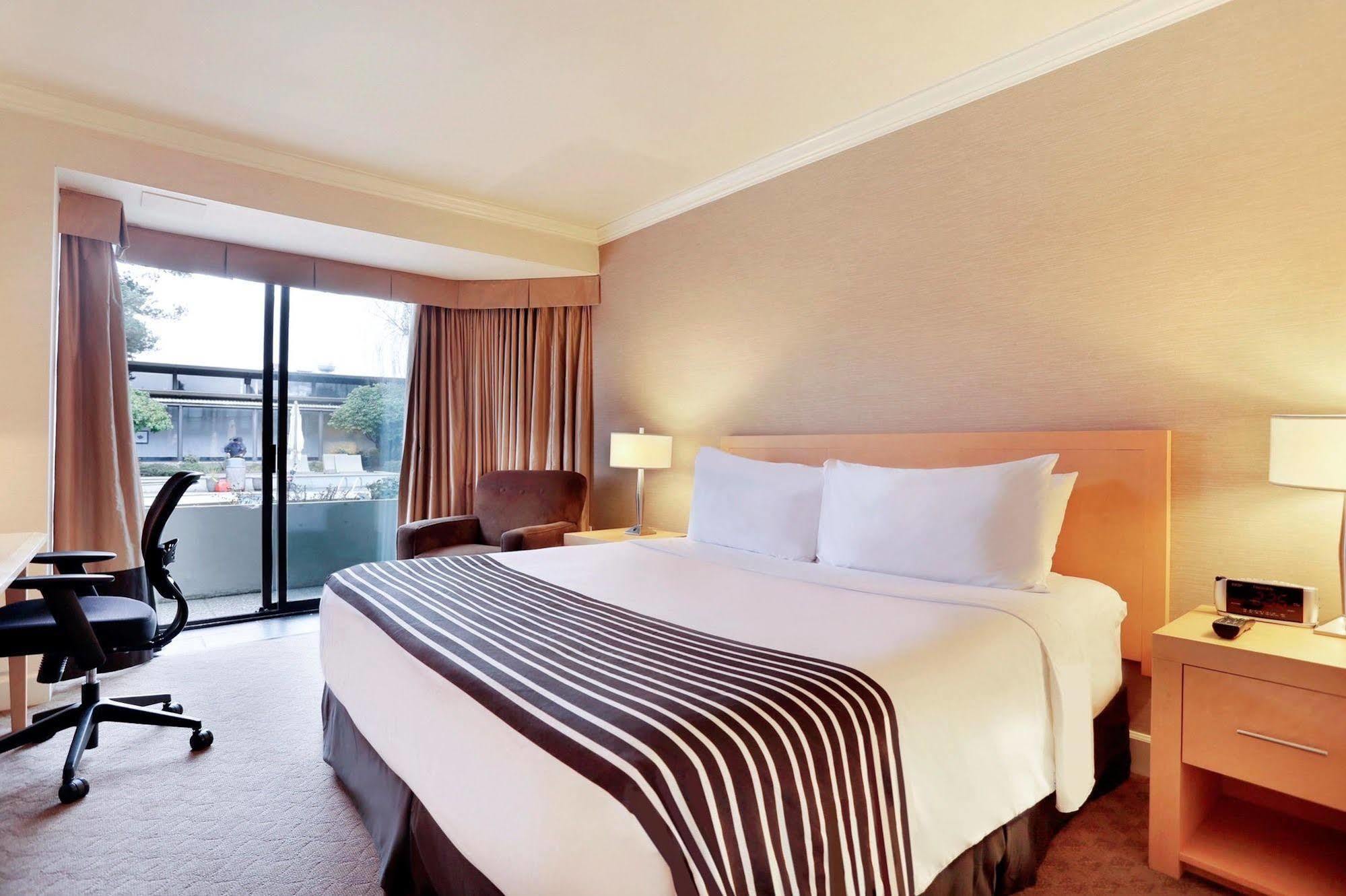 Sandman Signature Vancouver Airport Hotel & Resort Ричмонд Екстер'єр фото